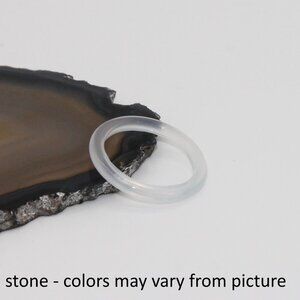 Ring band natural white clear stone 2.5mm simple new great condition